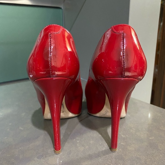 Dolce Gabbana Platform Heel - Picture 3 of 4